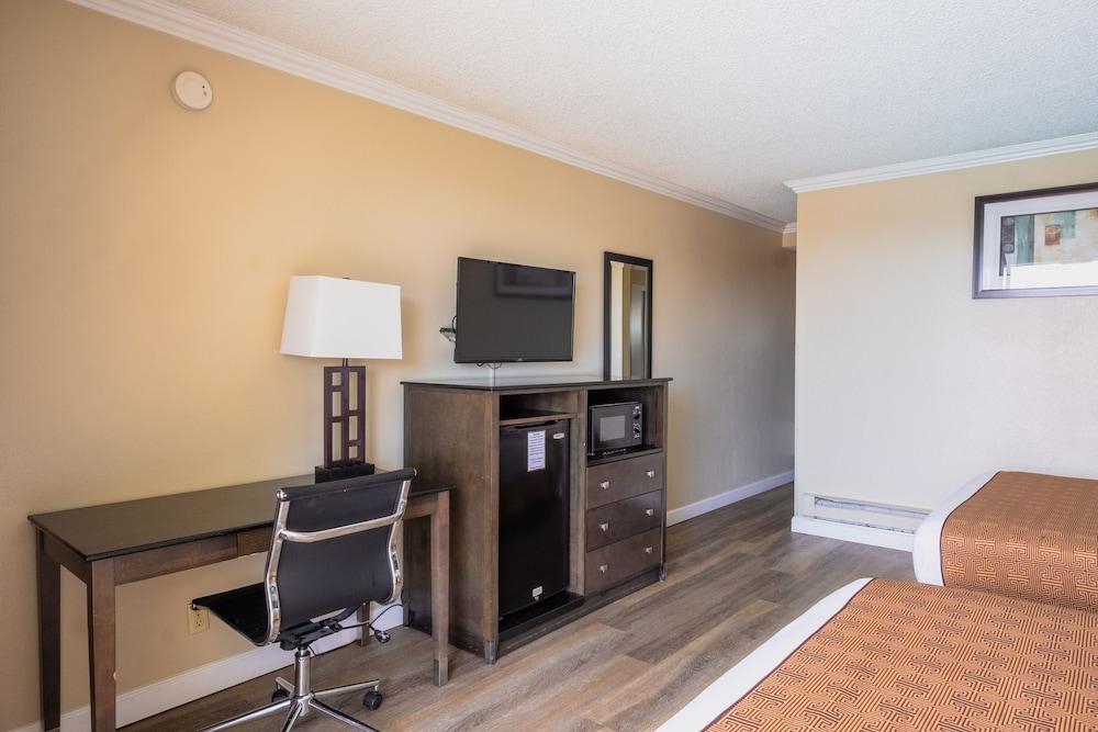 Travelodge By Wyndham Bay 3* Monterey
