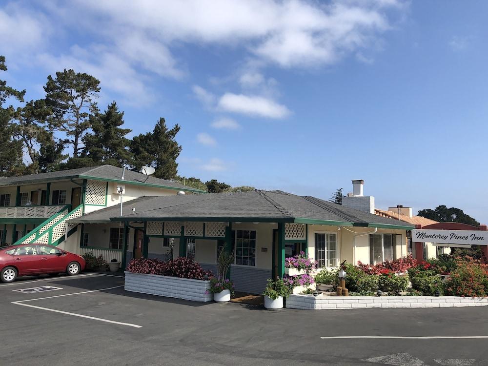 Pines 2* Monterey