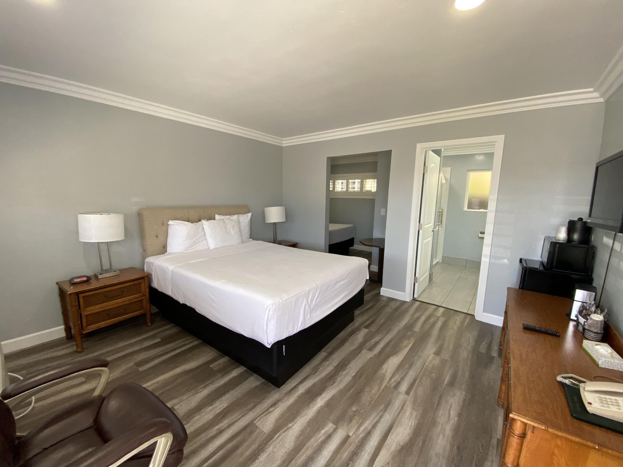 Lone Oak Motel 2*