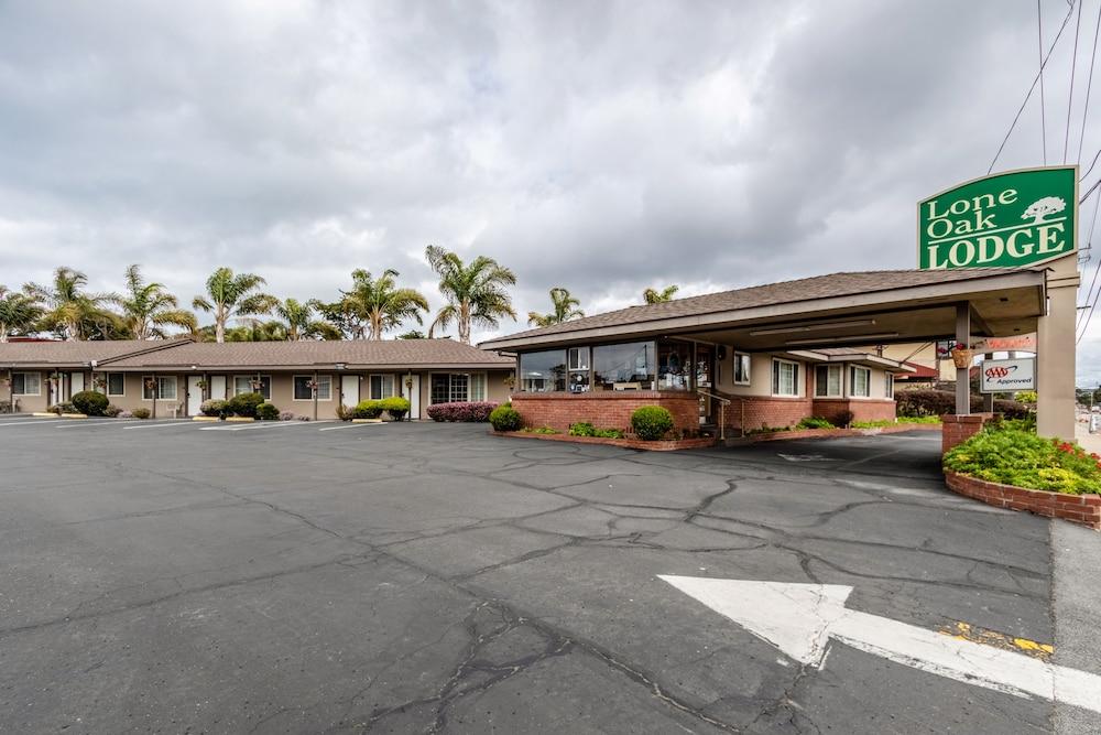 Lone Oak 2* Monterey
