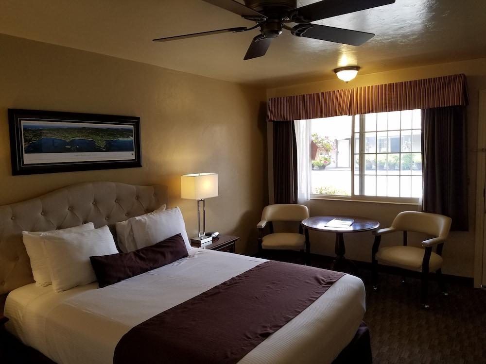 Lone Oak Motel Monterey