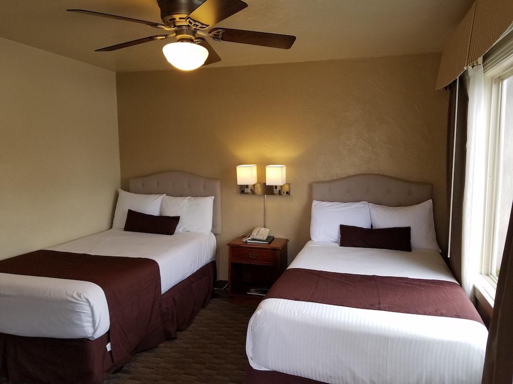 Motel Lone Oak 2*