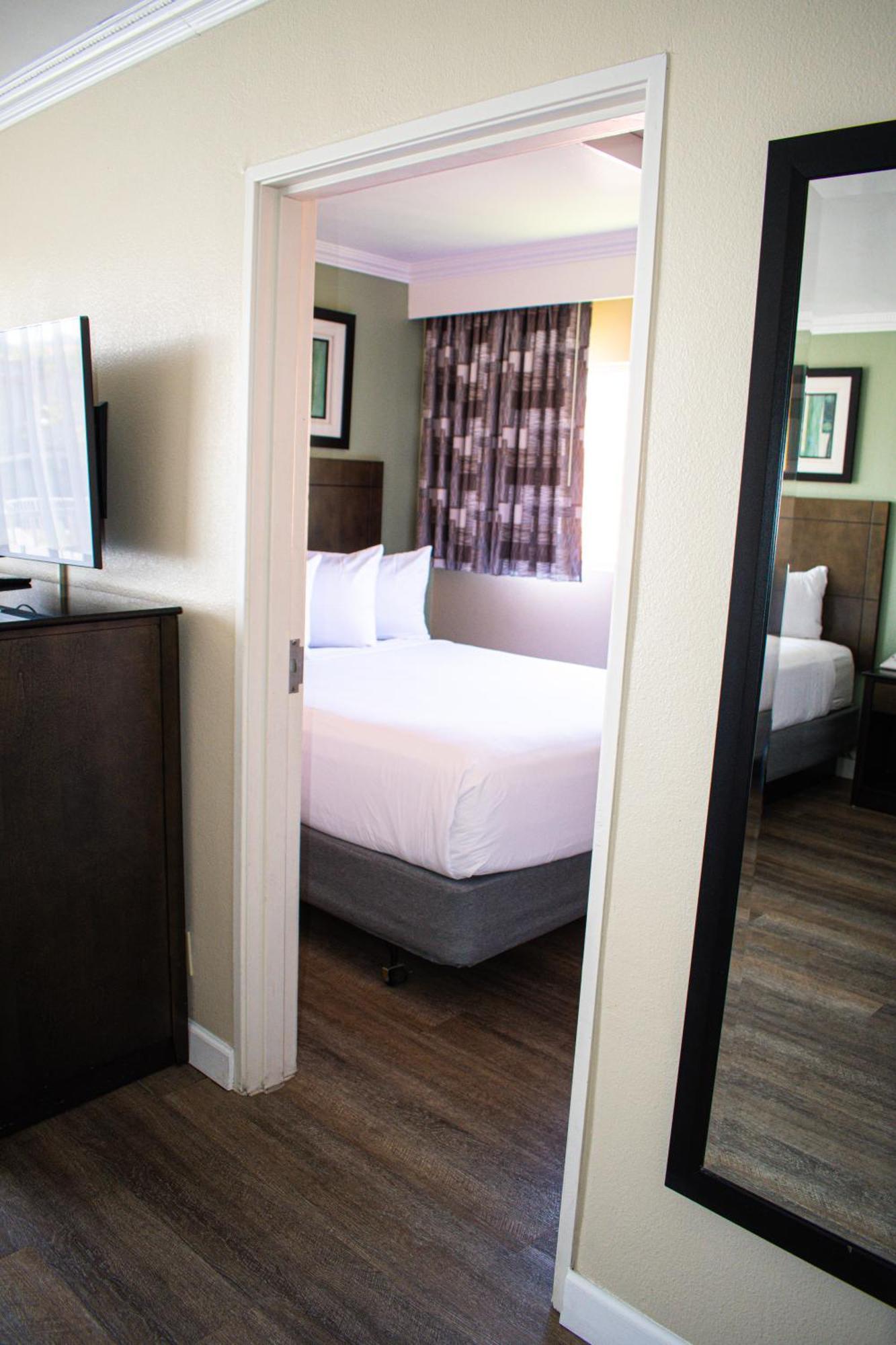 Travelodge By Wyndham Bay 3* Monterey