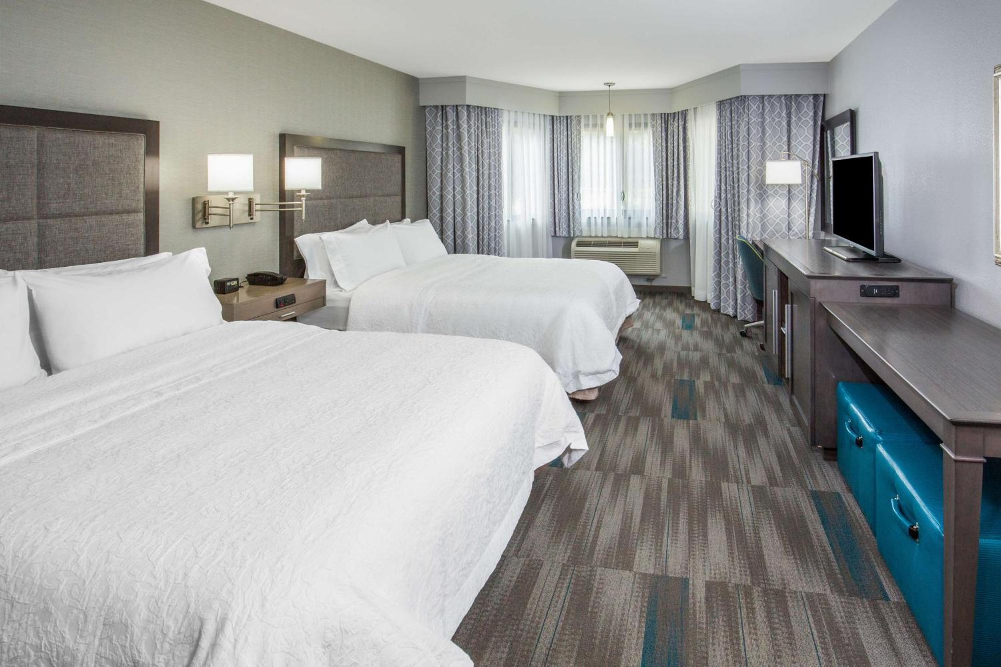 Hampton 3* Monterey