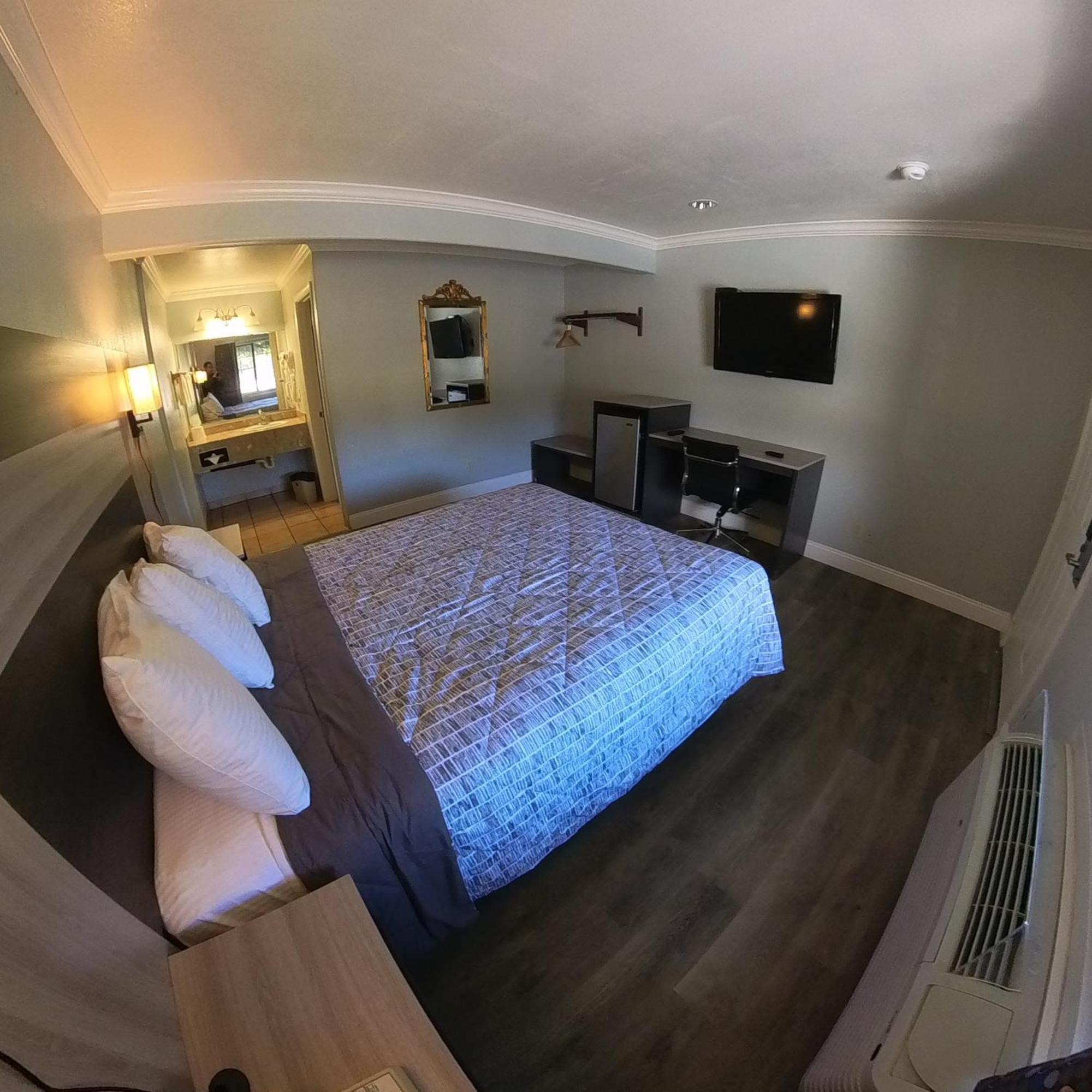 Oceanside Motel 2*