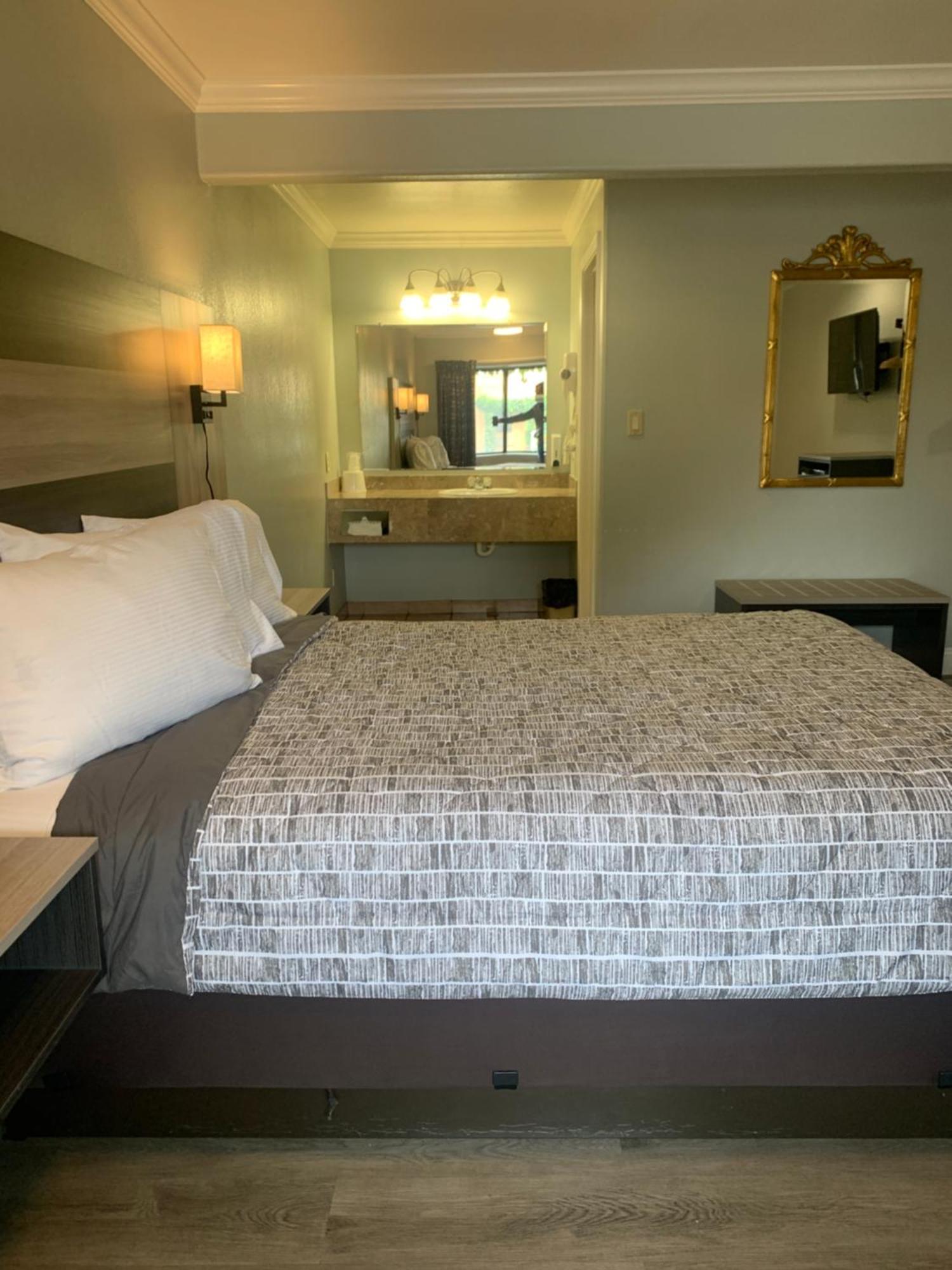 Oceanside 2* Monterey