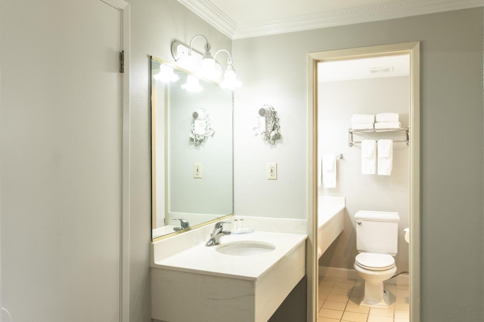 Hotel Travelodge By Wyndham Bay Monterey