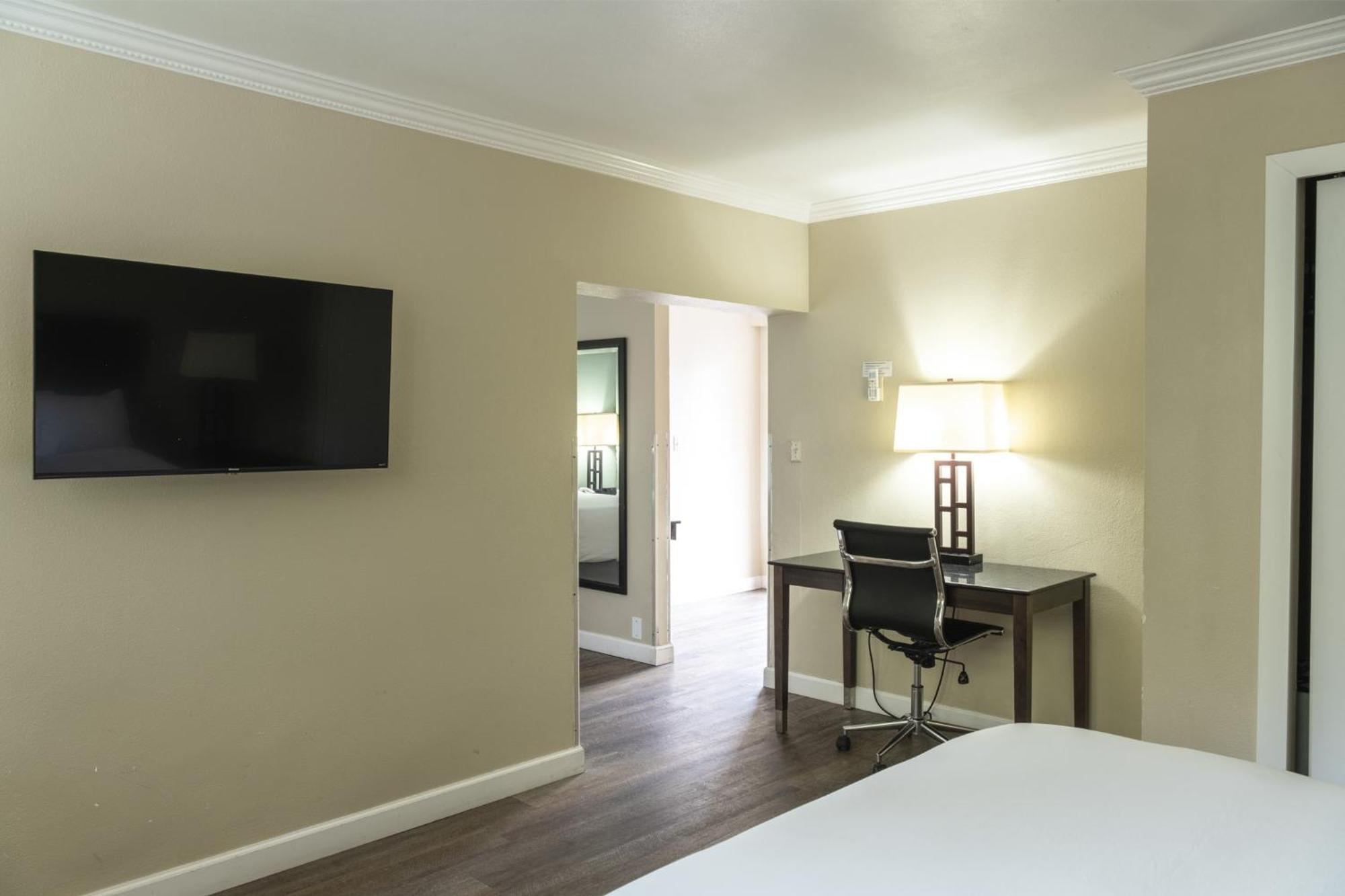 Travelodge By Wyndham Bay 3* Monterey