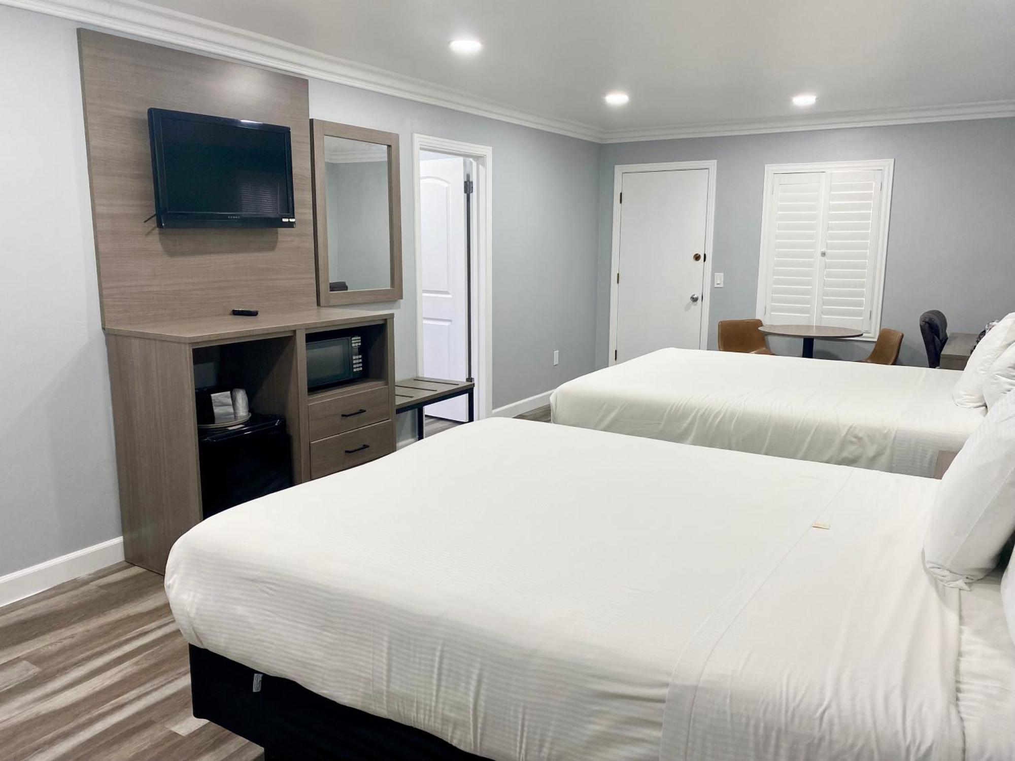 Motel Lone Oak 2*