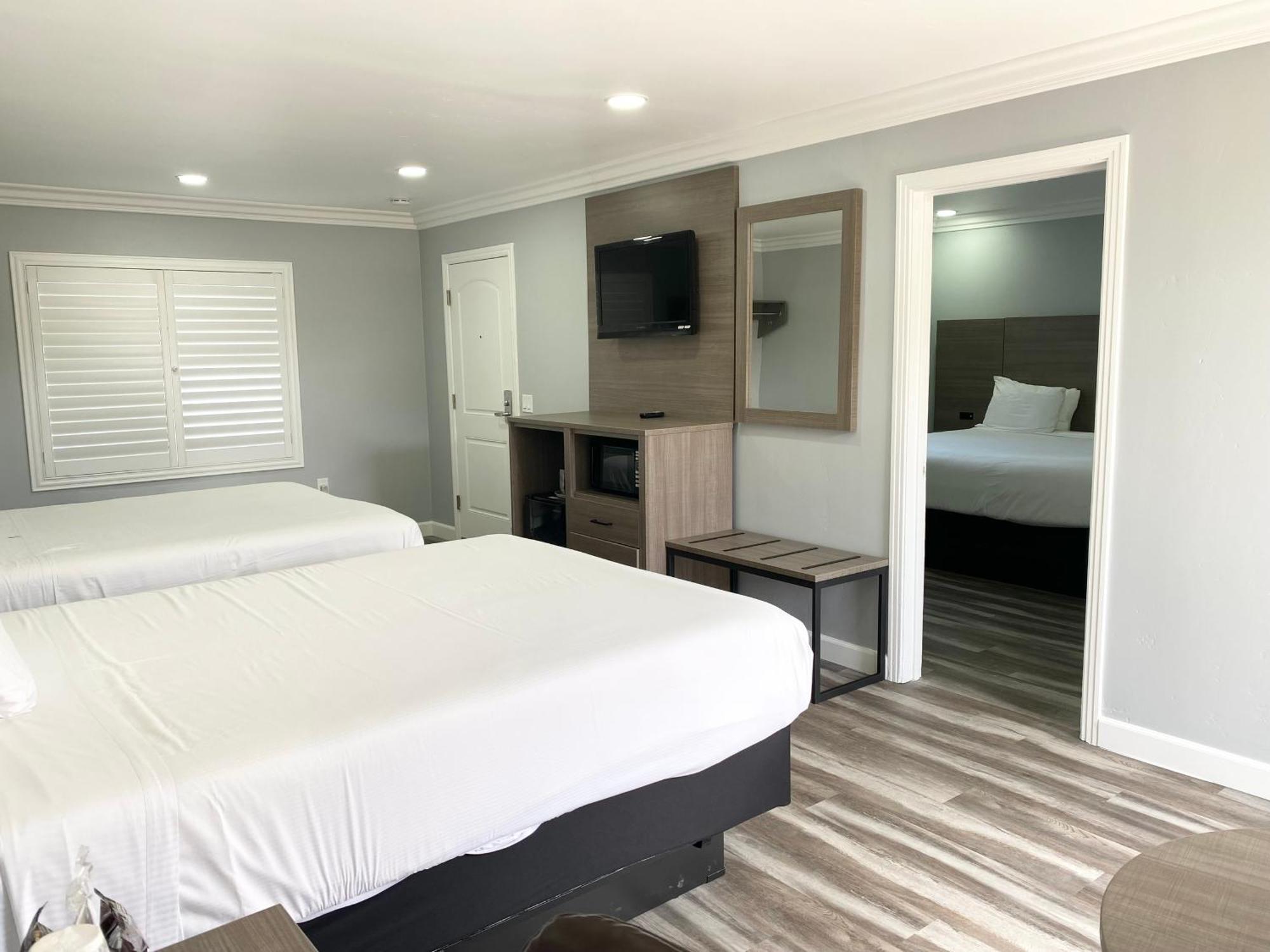 Lone Oak Motel 2*