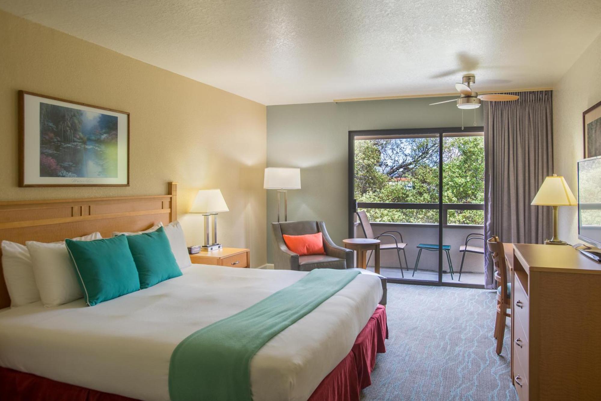 Inn Colton Monterey