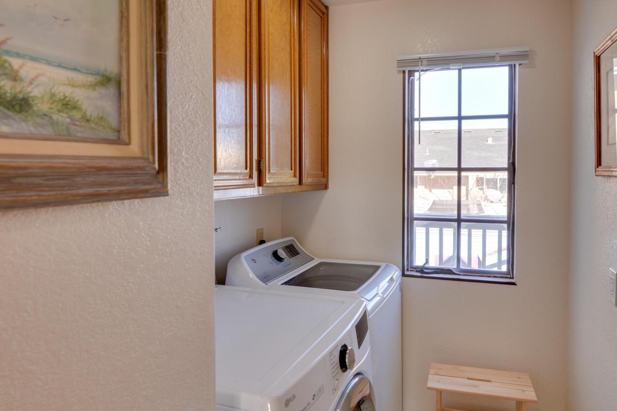 Apartment Breezy And Central Apt With Bay View!