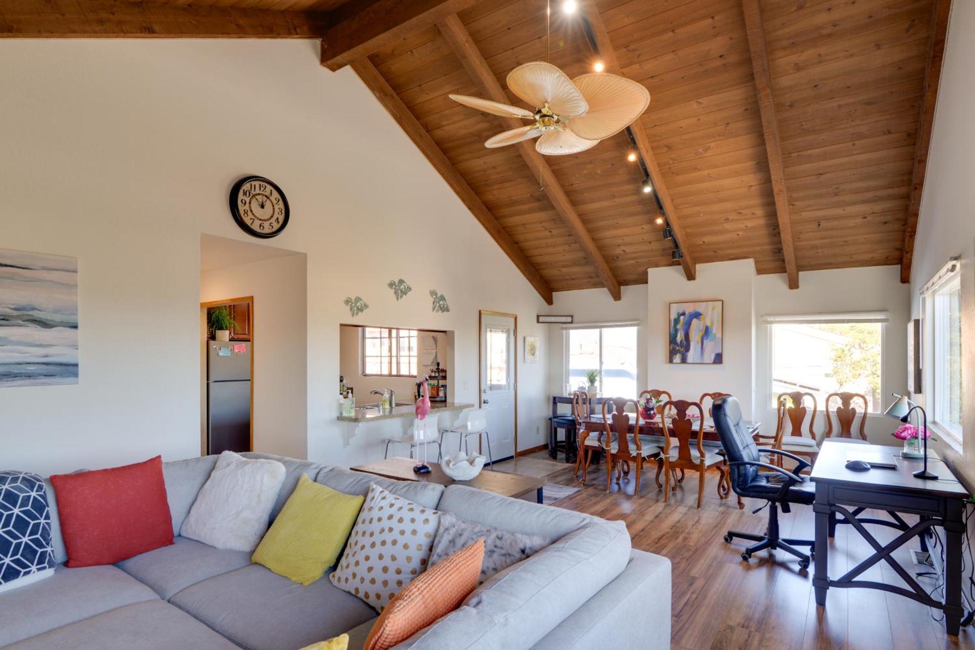 Breezy And Central Apt With Bay View! * Monterey