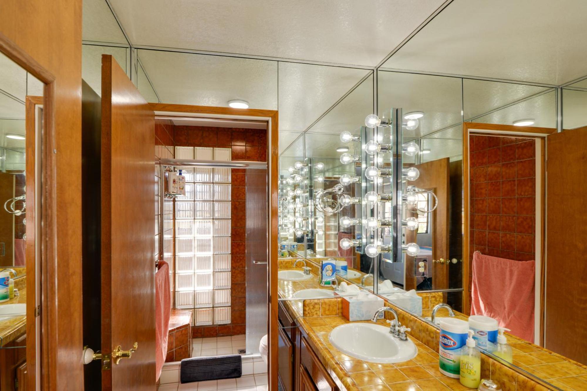 Breezy And Central Apt With Bay View! *