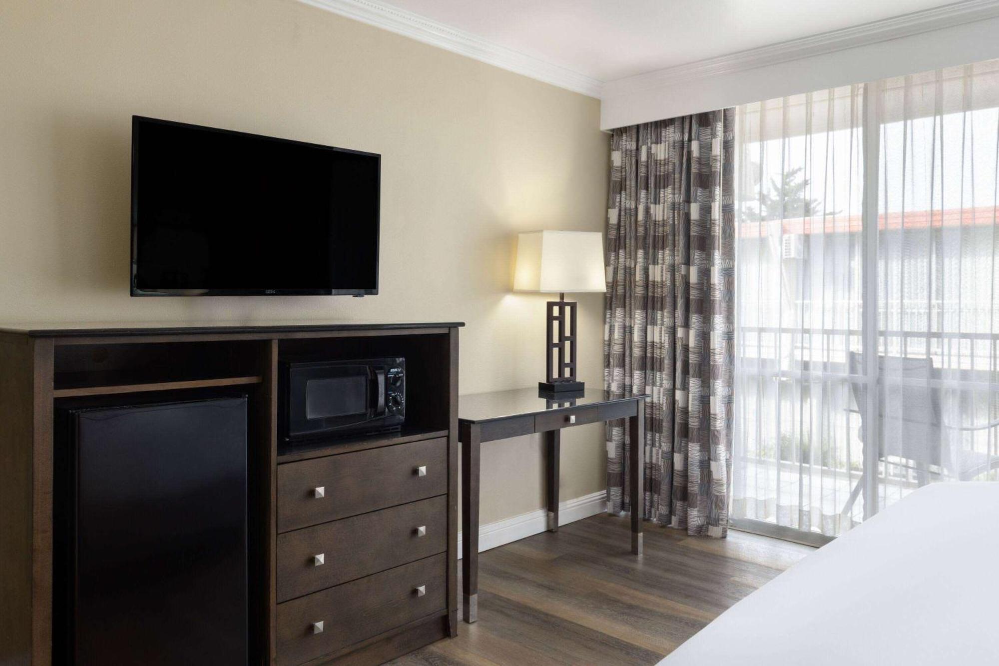 Travelodge By Wyndham Bay 3*