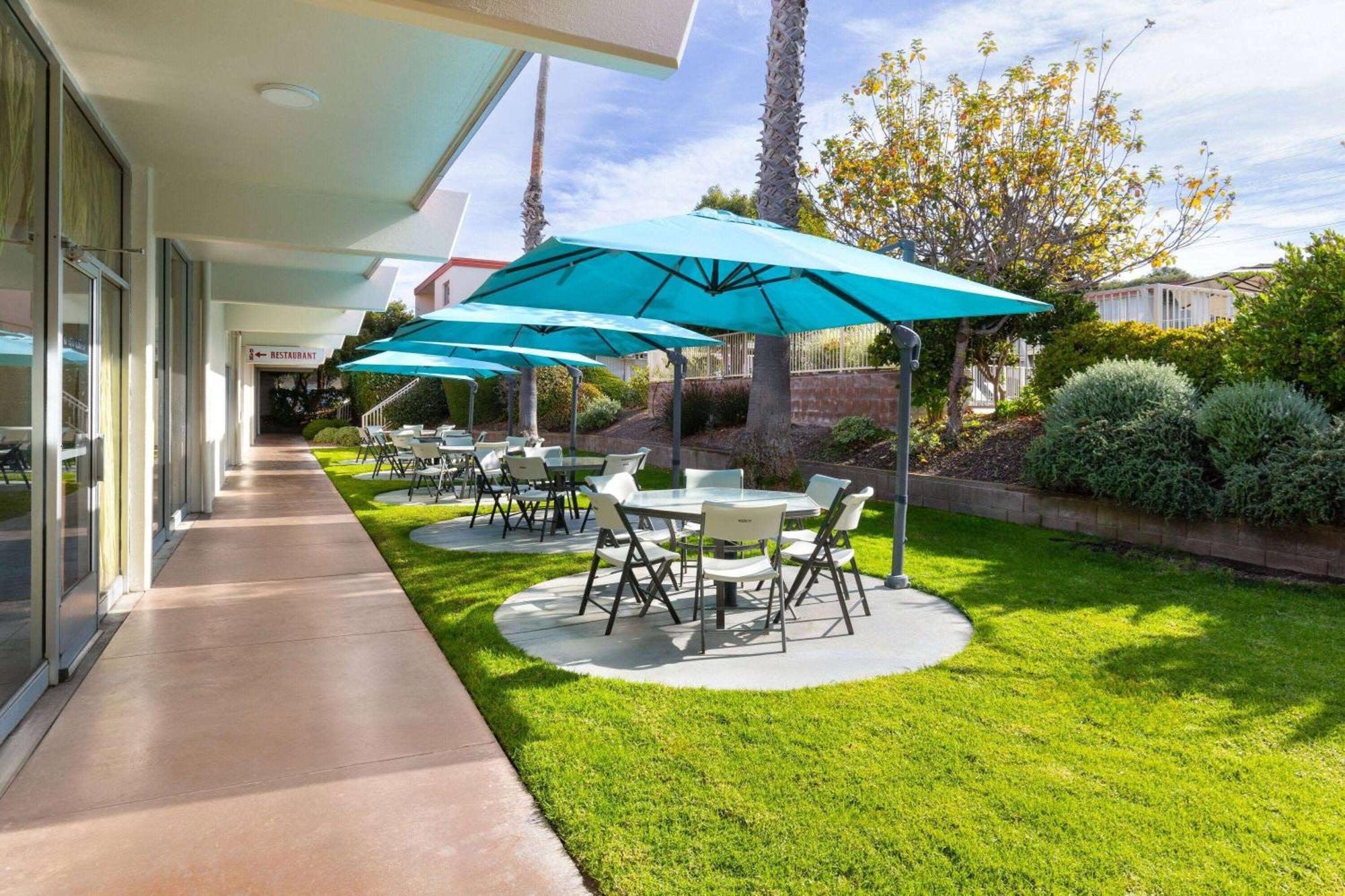 Travelodge By Wyndham Bay 3* Monterey