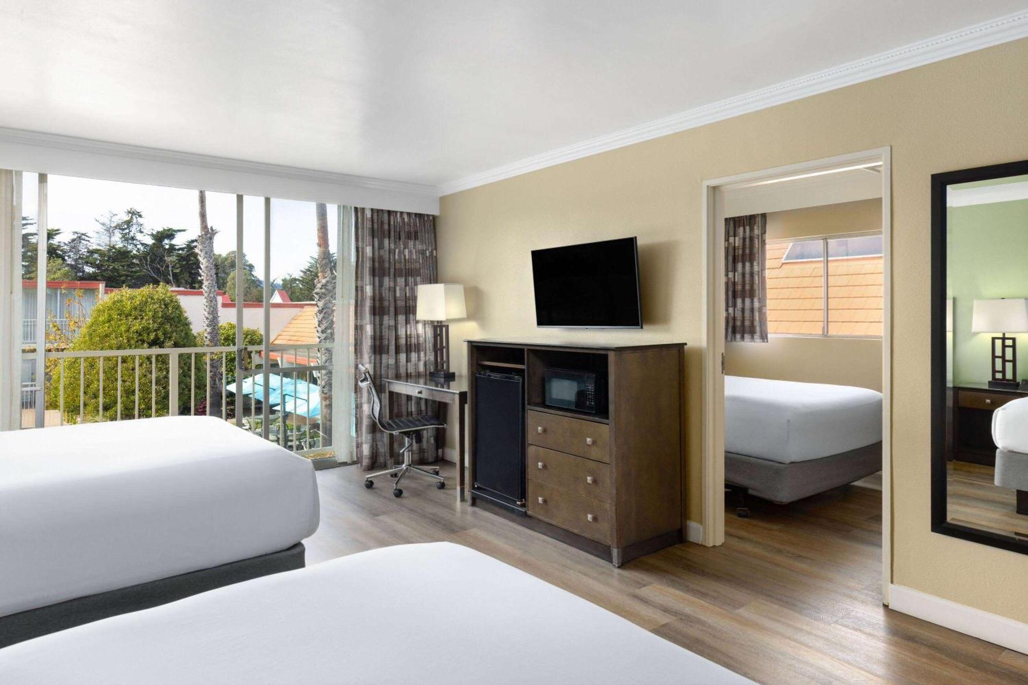 Hotel Travelodge By Wyndham Bay Monterey