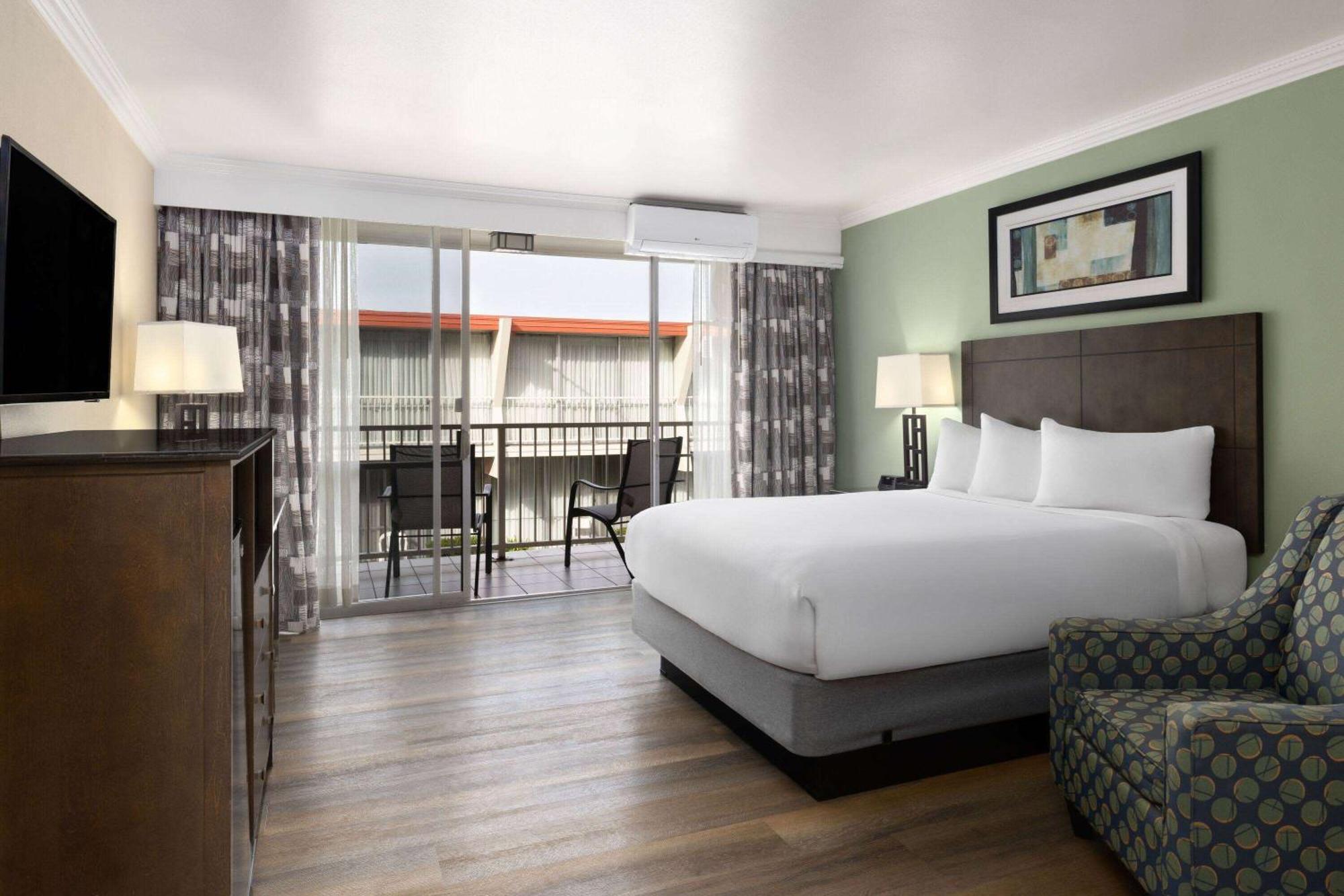 Hotel Travelodge By Wyndham Bay Monterey