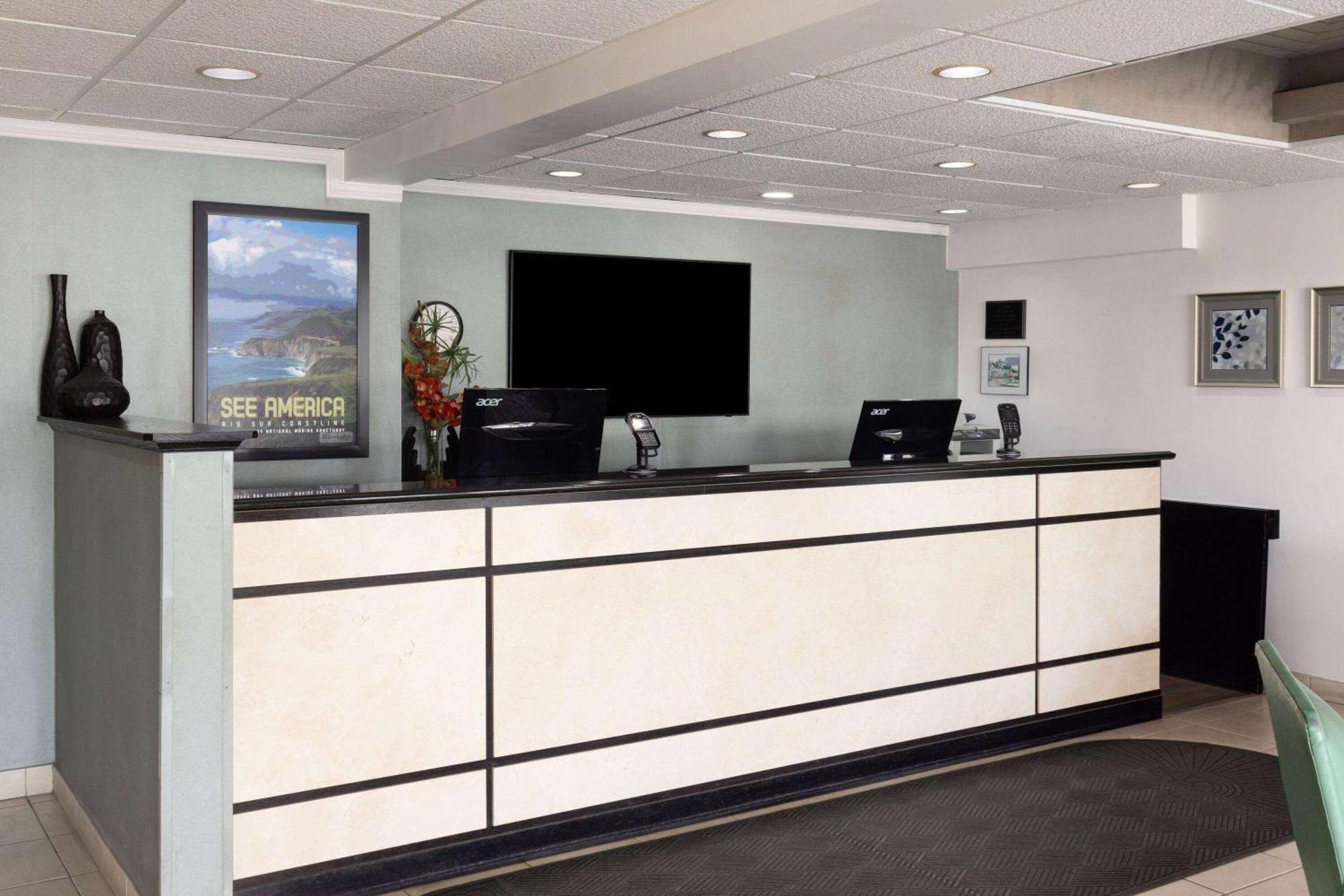 Travelodge By Wyndham Bay Hotel Monterey