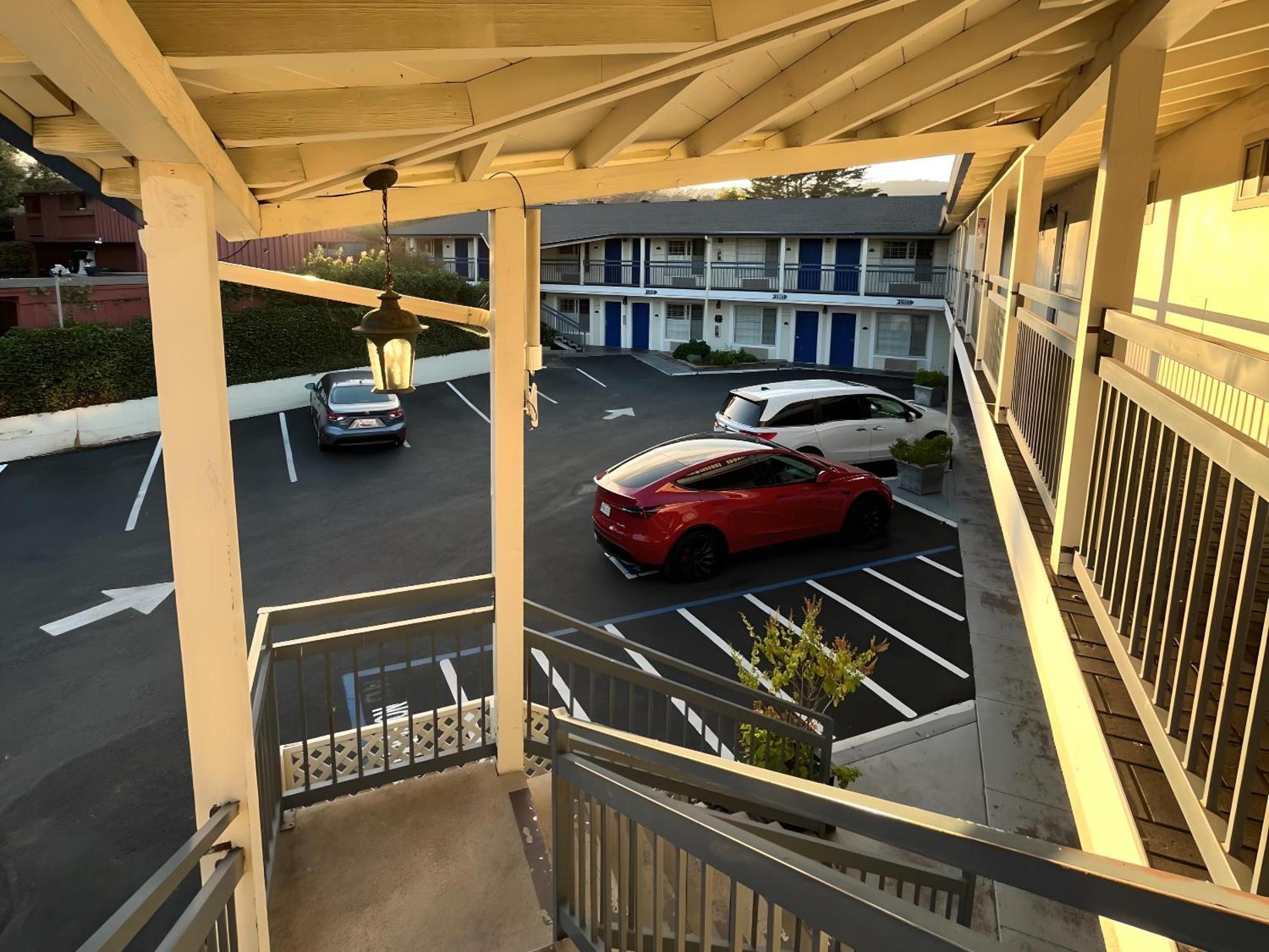 By The Bay Motel 2*