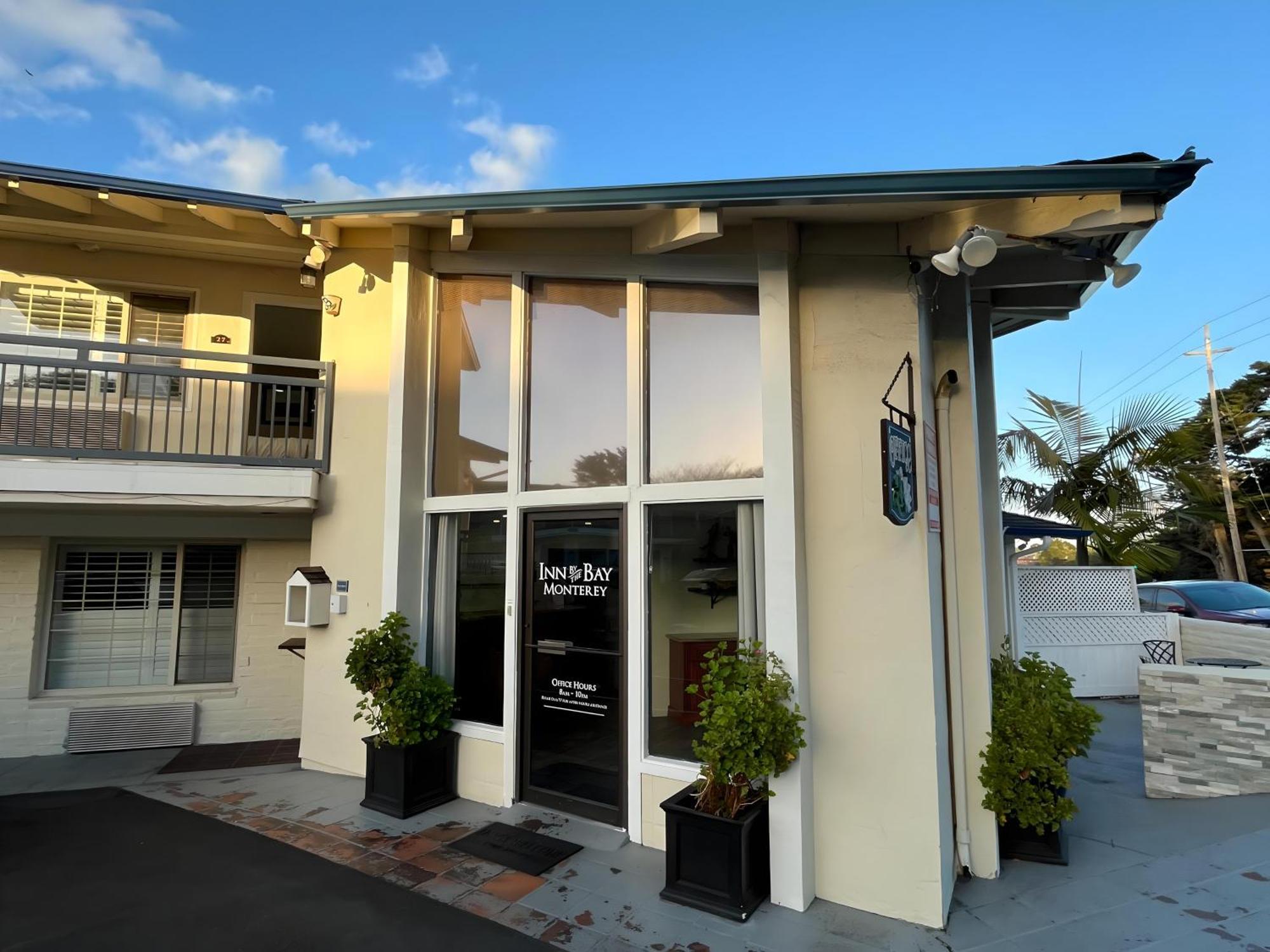 Motel By The Bay 2*