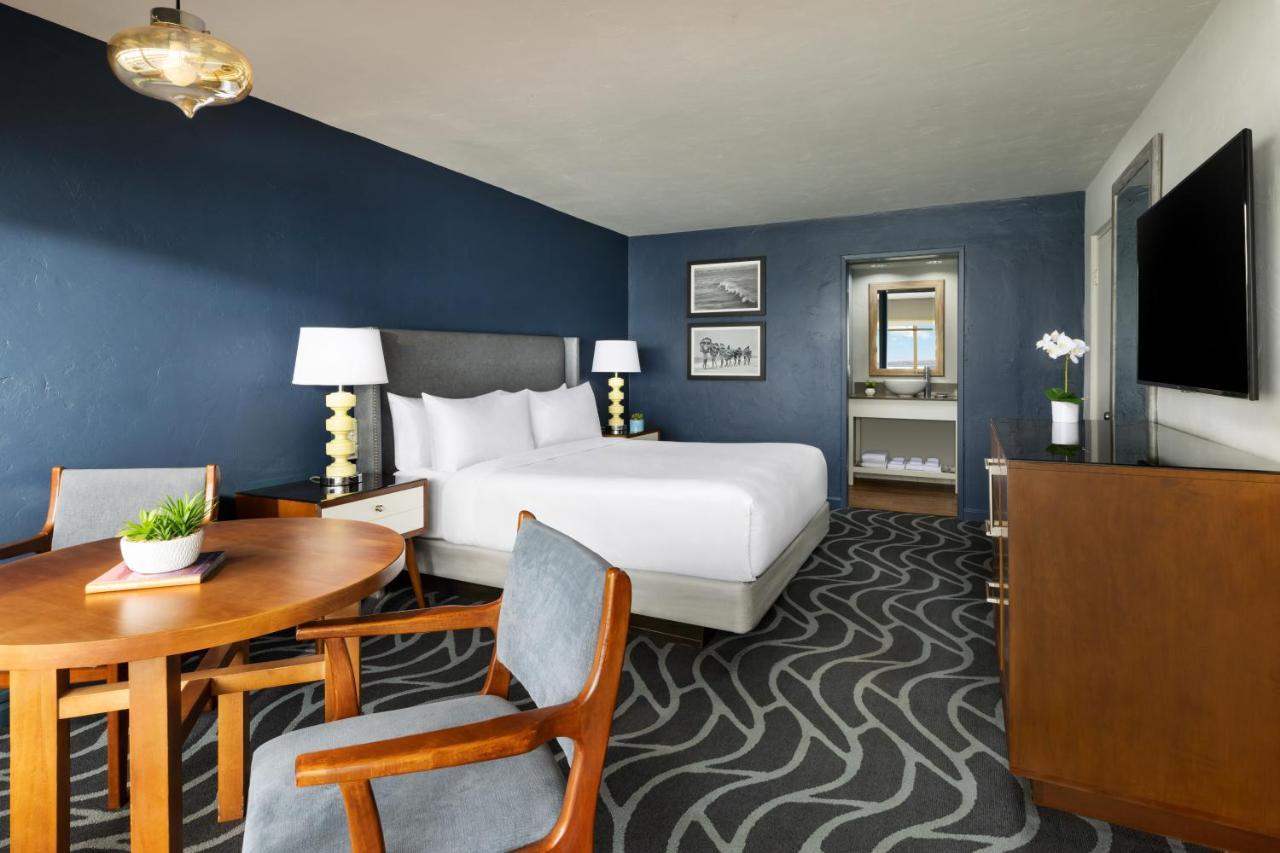 Hotel Hotel, A Tribute Portfolio
