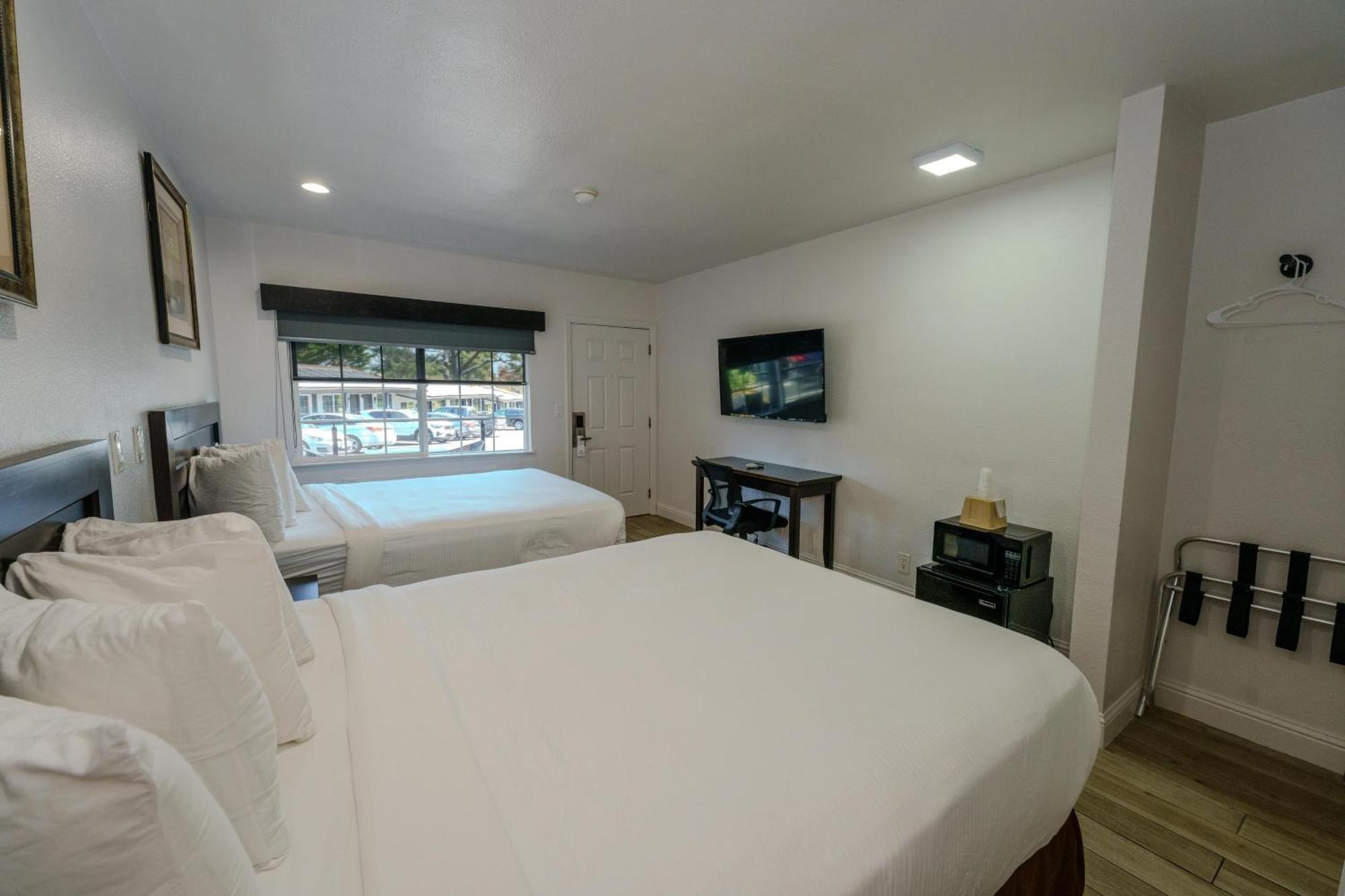 Surf Motel 2*
