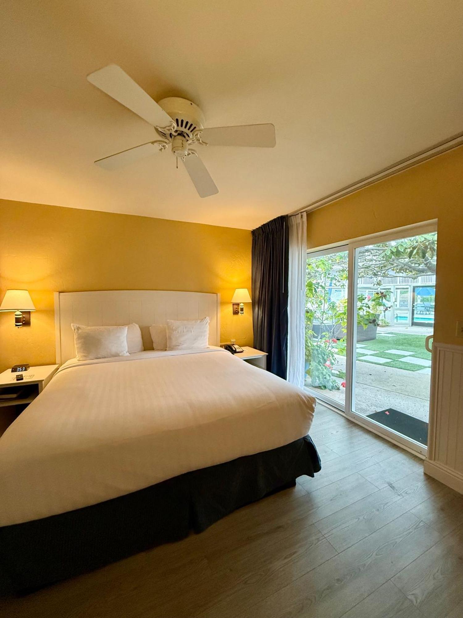 Bay Hotel Monterey