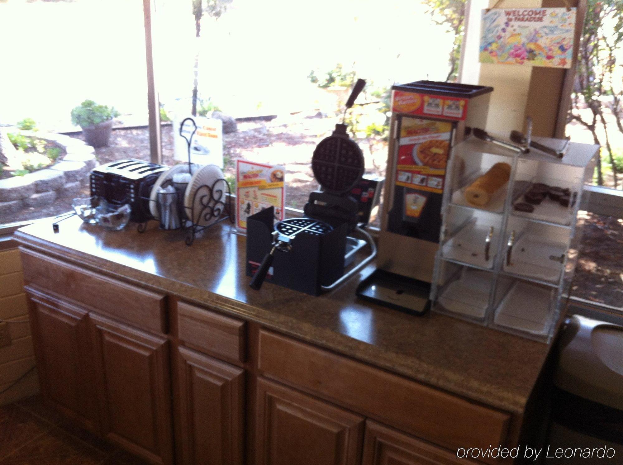 Motel Americas Value Presidents On Munras Monterey