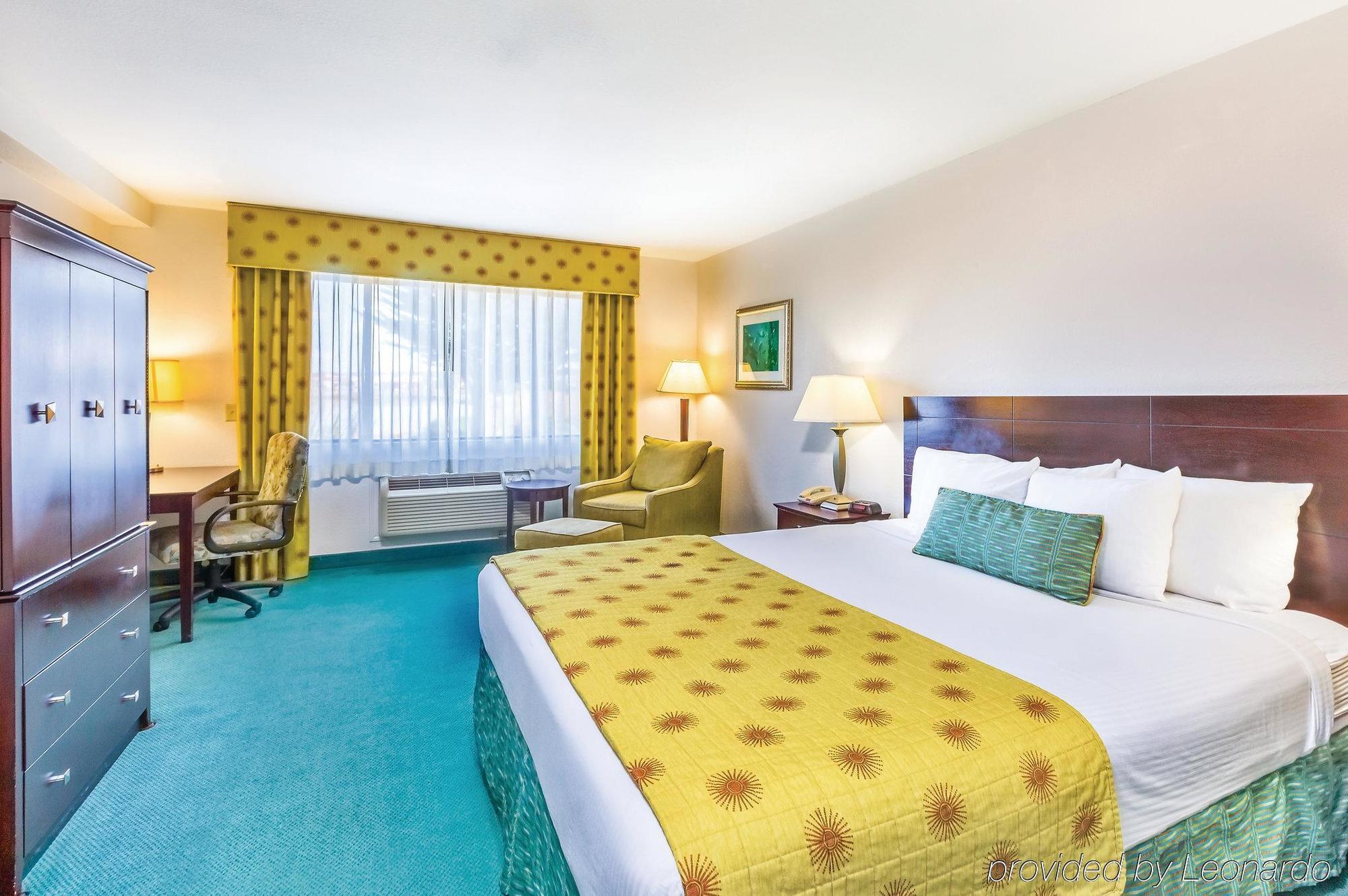 Hotel Hampton Monterey
