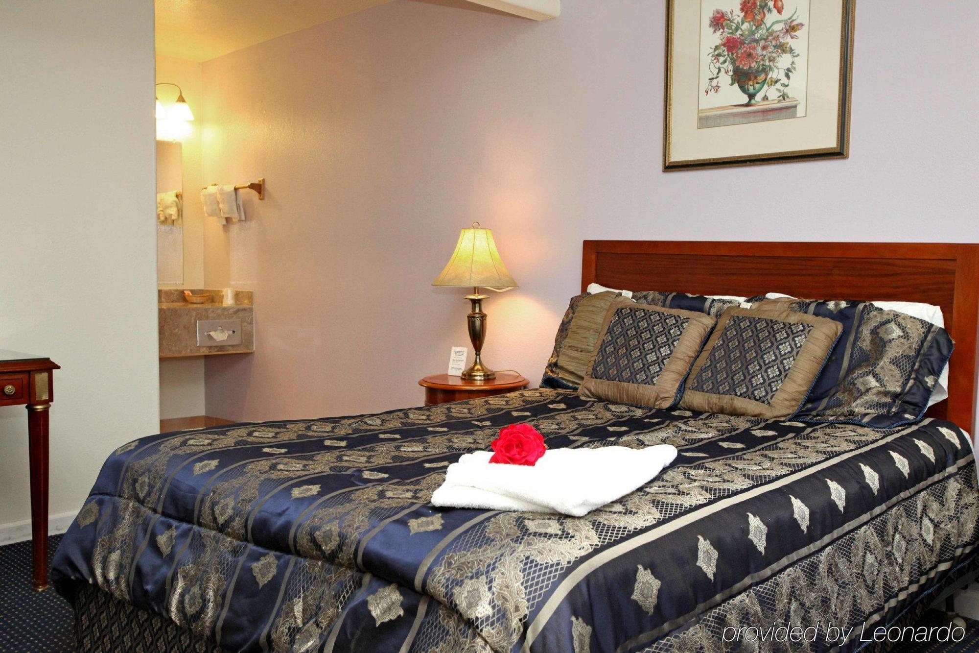 Oceanside Motel 2*