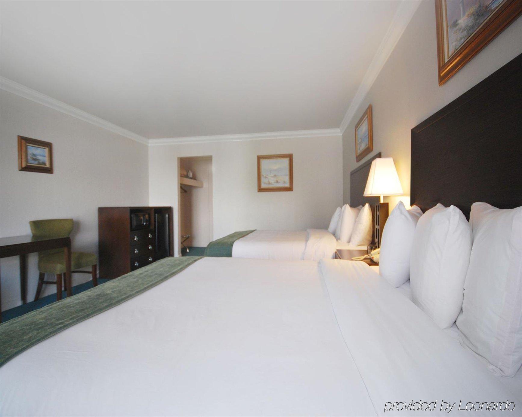 Cannery Row Hotel