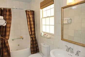 1110 (adults Only) 4*