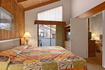 Howard Johnson 3* Monterey