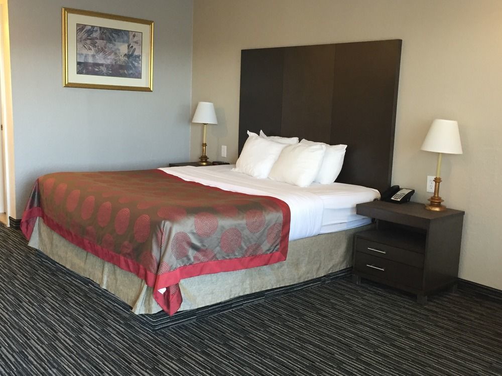 Hotel Ramada By Wyndham 3*
