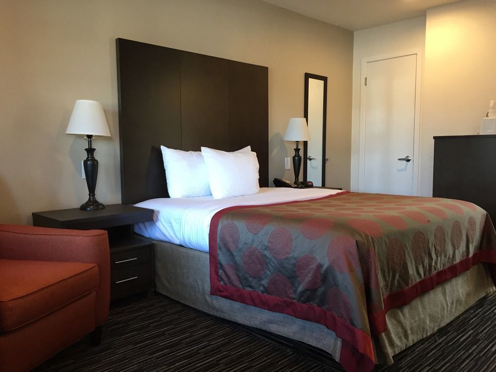 Ramada By Wyndham Hotel 3*