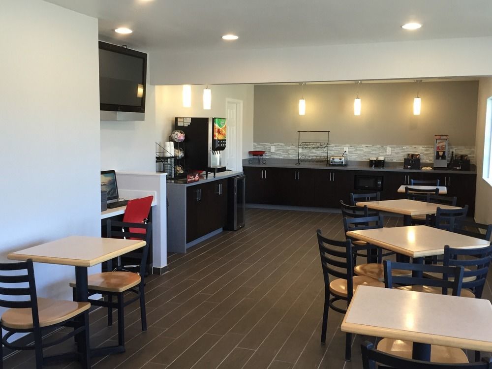 Ramada By Wyndham 3* Monterey