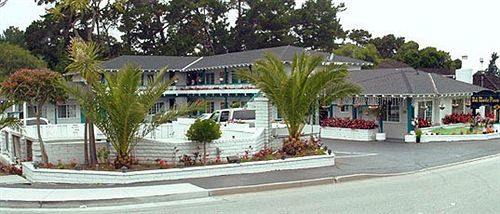 Pines 2* Monterey