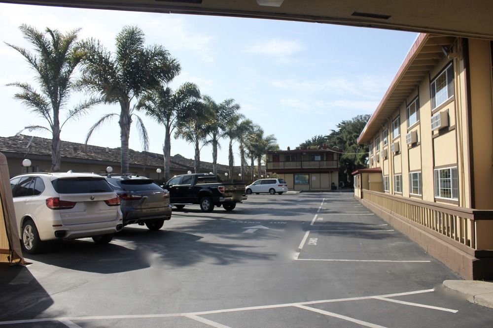 Red Roof & Motel