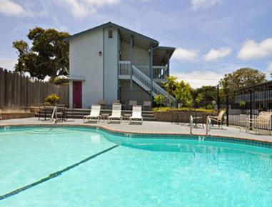 Ramada By Wyndham 3* Monterey