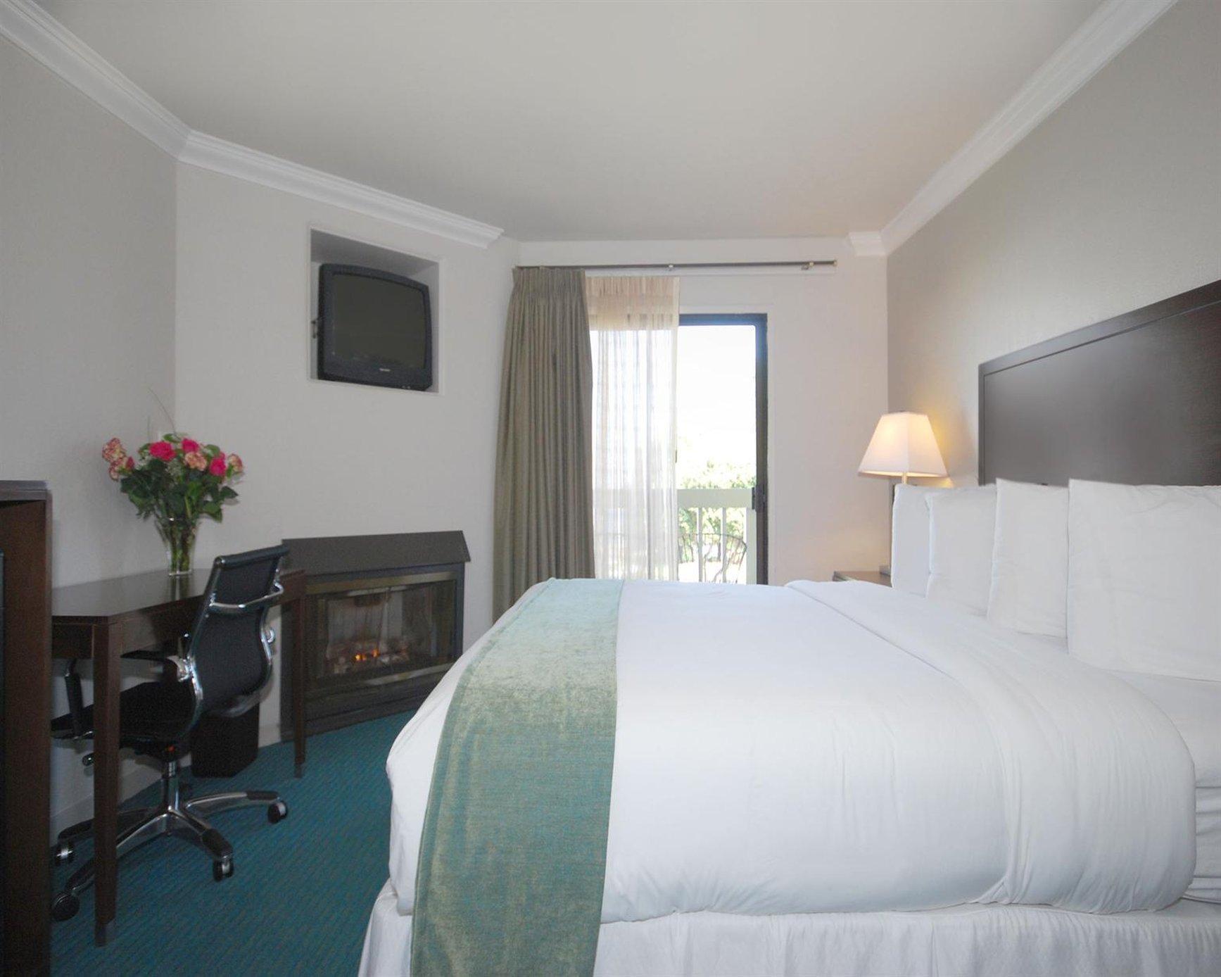 Cannery Row Hotel