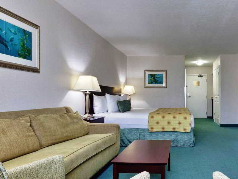 Hampton 3*