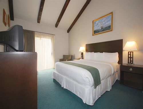 Hotel Cannery Row
