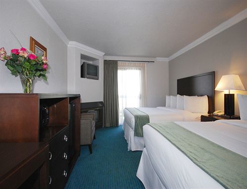 Cannery Row Hotel 2*