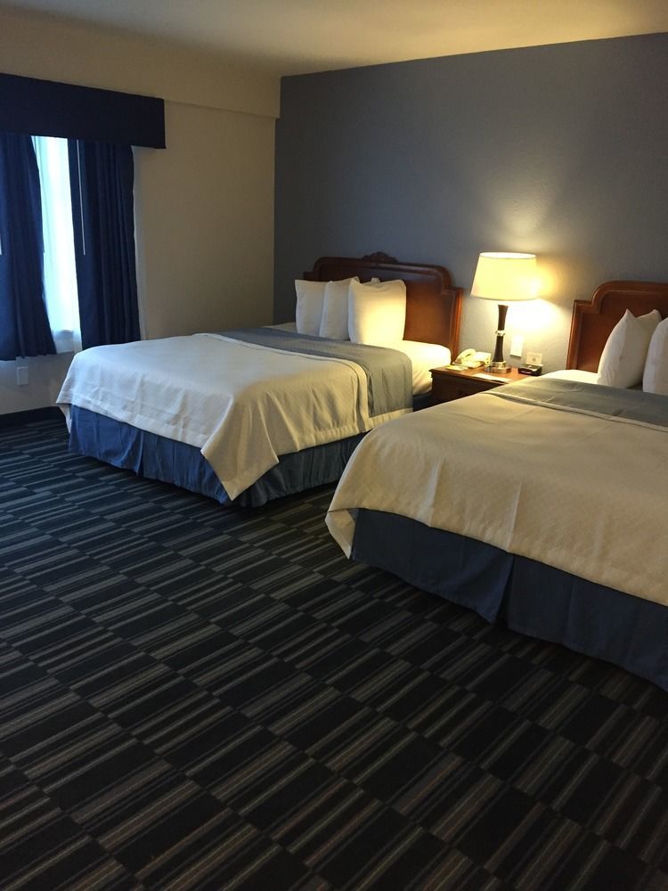 Days By Wyndham Downtown 2*
