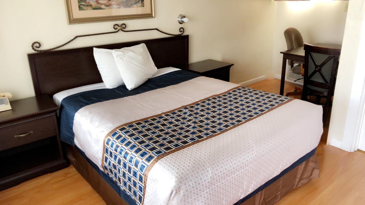 Casa Verde Monterey