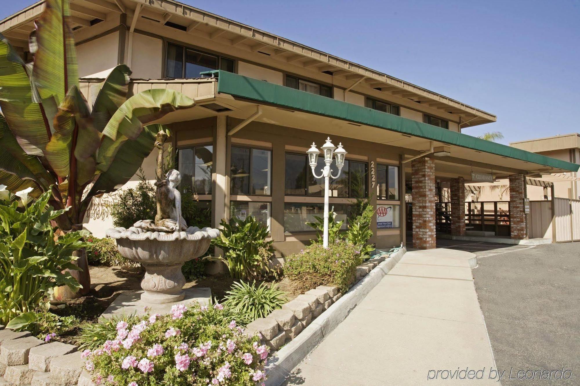 Motel Red Roof & 2*