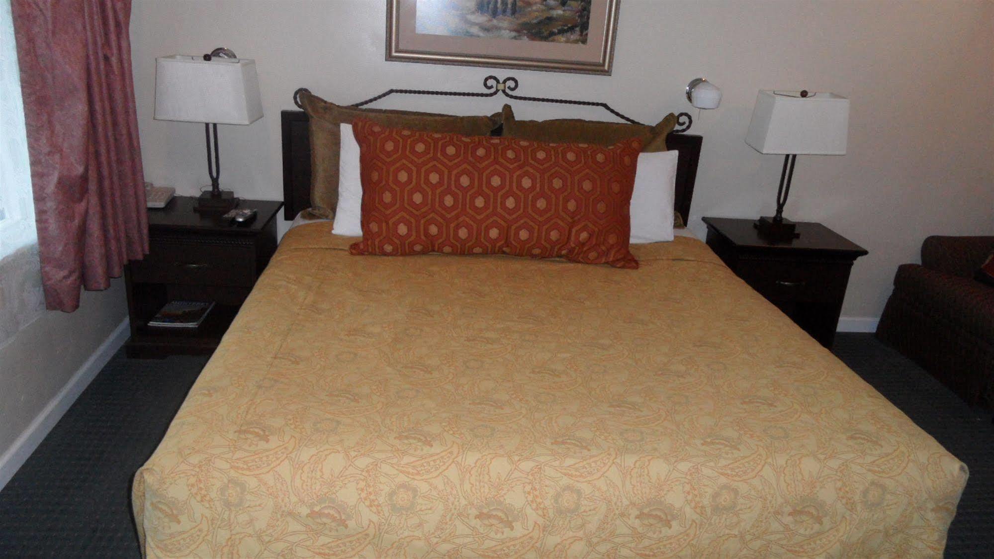 Casa Verde Monterey