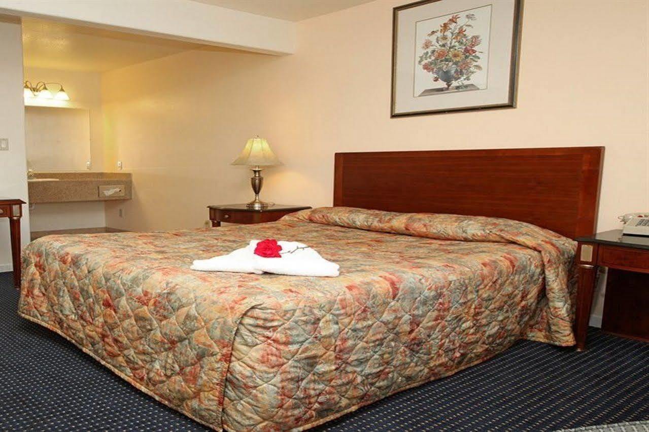 Oceanside Motel Monterey