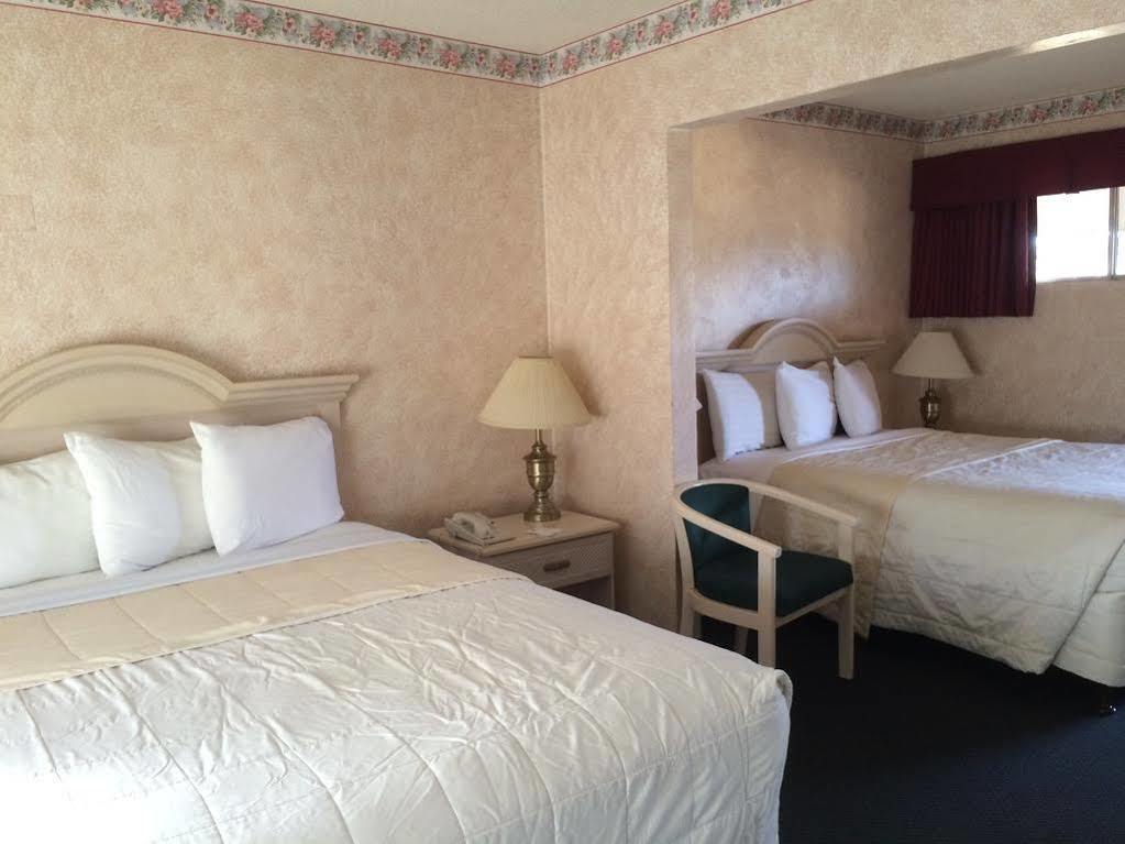 Motel Americas Value Presidents On Munras